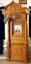 Church kiots: Balaam carved icon case (kiot) with roof