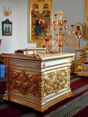 Church furniture: Holy table - 17