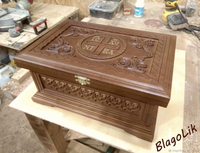 Carved reliquary  - B20